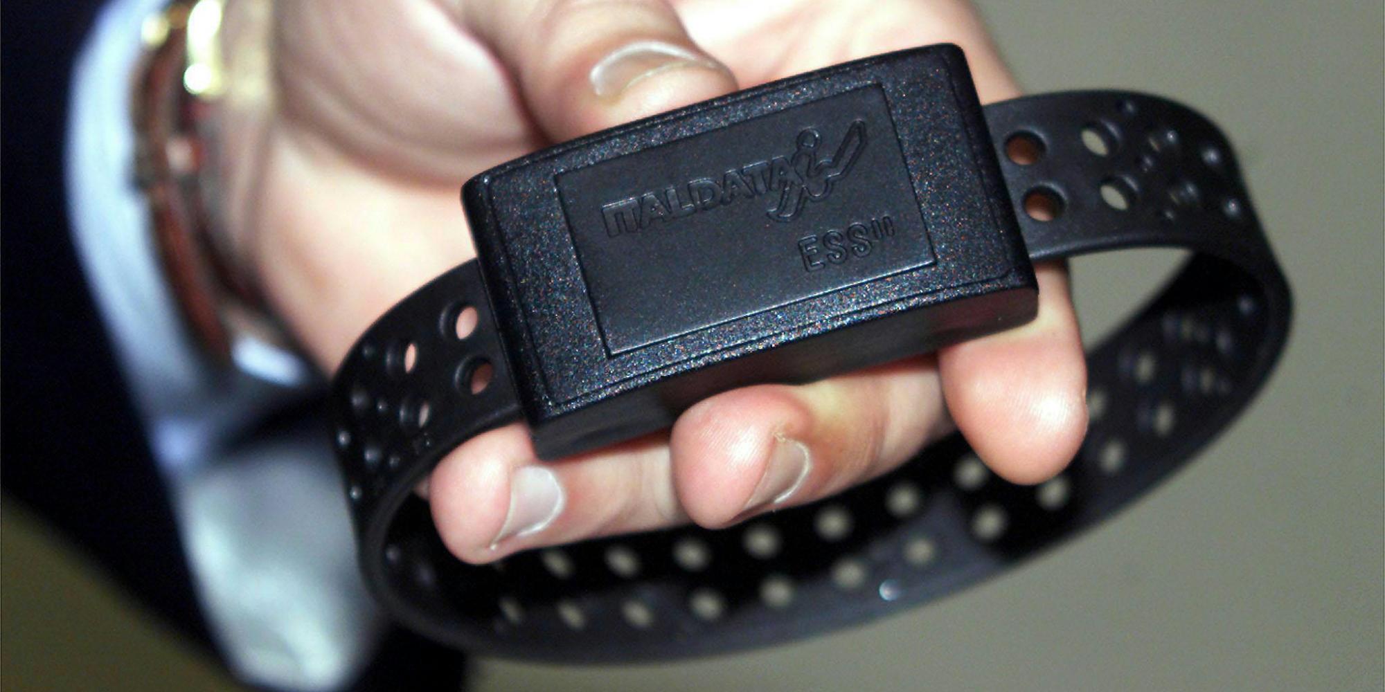 Uomini, allargate gli abiti: arriva il braccialetto elettronico Uomini, allargate gli abiti: arriva il braccialetto elettronico