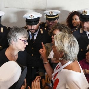 Casa della donna: i debiti si pagano (uomini pronti a prendere nota) Casa della donna: i debiti si pagano (uomini pronti a prendere nota)