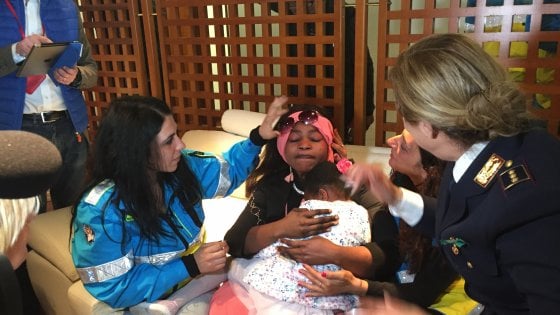 Donne, immigrati, infibulazione: le false favole dei media Donne, immigrati, infibulazione: le false favole dei media