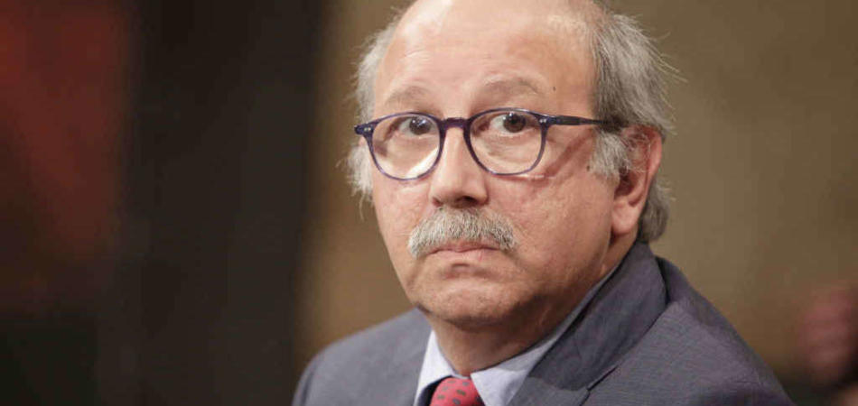 Se il giornalista (narcisista?) spara su tutti meno uno Se il giornalista (narcisista?) spara su tutti meno uno