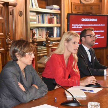 La nuova frontiera porno-soft del “Codice Rosso” La nuova frontiera porno-soft del “Codice Rosso”