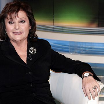 Assordanti menzogne e falsi ad effetto, ma anche qualche voce contro Assordanti menzogne e falsi ad effetto, ma anche qualche voce contro