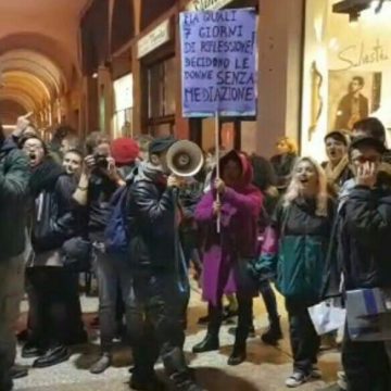 La violenza rosa travolge due pacifici banchetti di genitori