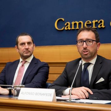 La guerra è dichiarata. E questa è una chiamata alle armi