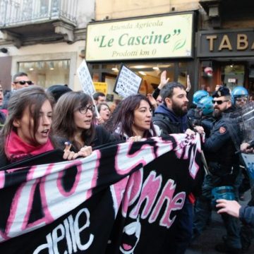 E adesso per favore guardatele in faccia