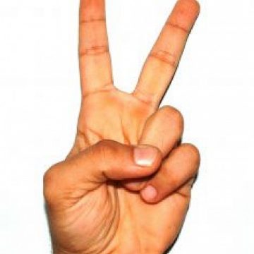 Feltrinelli si piega. Vittoria. Grazie a tutti noi. Feltrinelli si piega. Vittoria. Grazie a tutti noi.