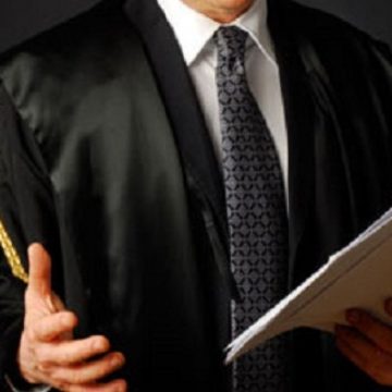 Lo sporco business del patrocinio gratuito “in rosa” Lo sporco business del patrocinio gratuito “in rosa”