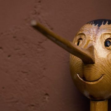 Gruber e Commissione Segre: una menzogna grande così Gruber e Commissione Segre: una menzogna grande così