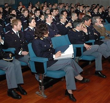 Come ti plagio le forze dell’ordine Come ti plagio le forze dell’ordine