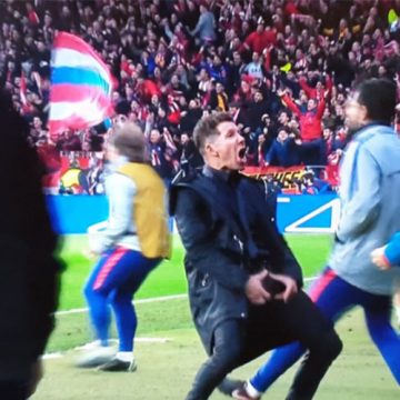 Picchiare i bambini è meno grave che calarsi i pantaloncini (?) Picchiare i bambini è meno grave che calarsi i pantaloncini (?)