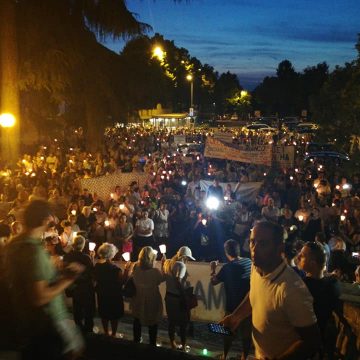 In 3.000 a Bibbiano (contro il parere di Mentana e Zingaretti) In 3.000 a Bibbiano (contro il parere di Mentana e Zingaretti)