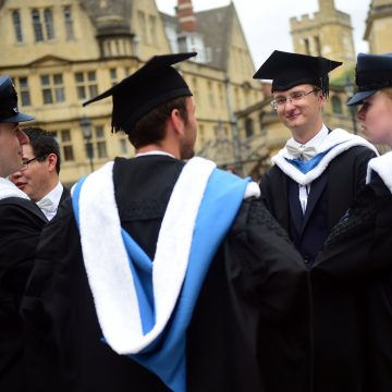 Gli insegnanti dei vostri figli sono persone pericolose