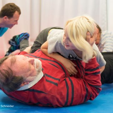 “Original play”: gli asili si aprono ai pedofili