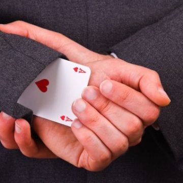 Lucia Annibali, Onorevole, difende forse i sotterfugi? Lucia Annibali, Onorevole, difende forse i sotterfugi?