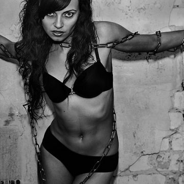 Nessuno tocchi Caina: il tabù della donna violenta Nessuno tocchi Caina: il tabù della donna violenta