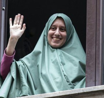 Silvia Romano rientra. E il femminismo si liquefa