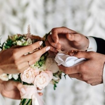 Il matrimonio e la carovana di donne