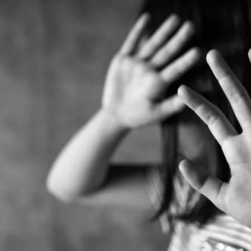 Donne e pedofilia: un orrore sempre più evidente